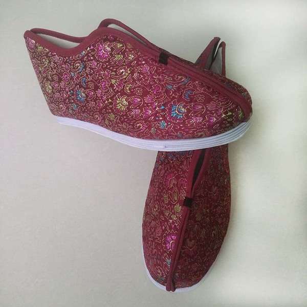 传统工艺与文化关怀 浅谈寿衣鞋帽的文化内涵与市场现状